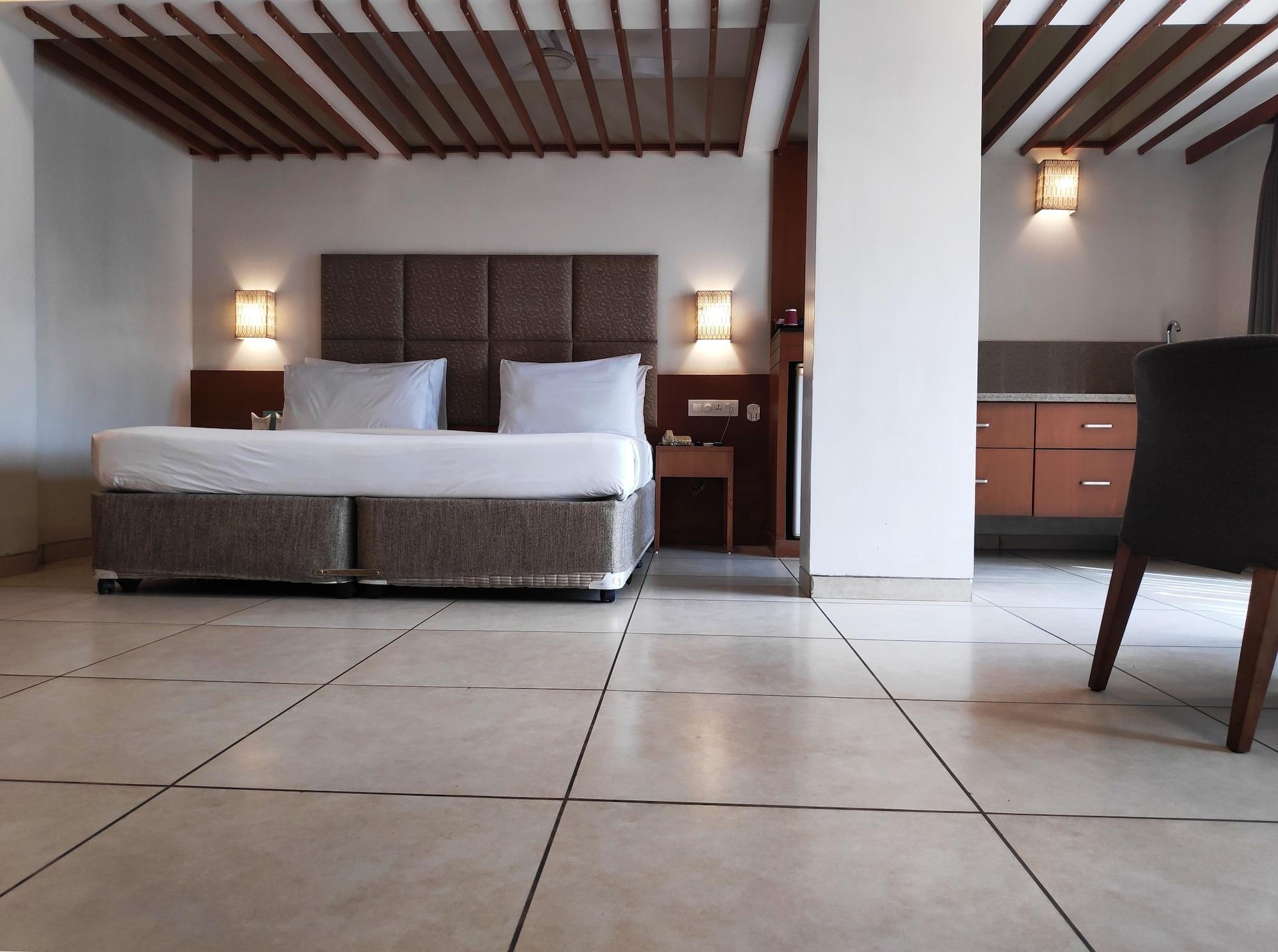 Budget Inn Bellevue Surat Exterior photo