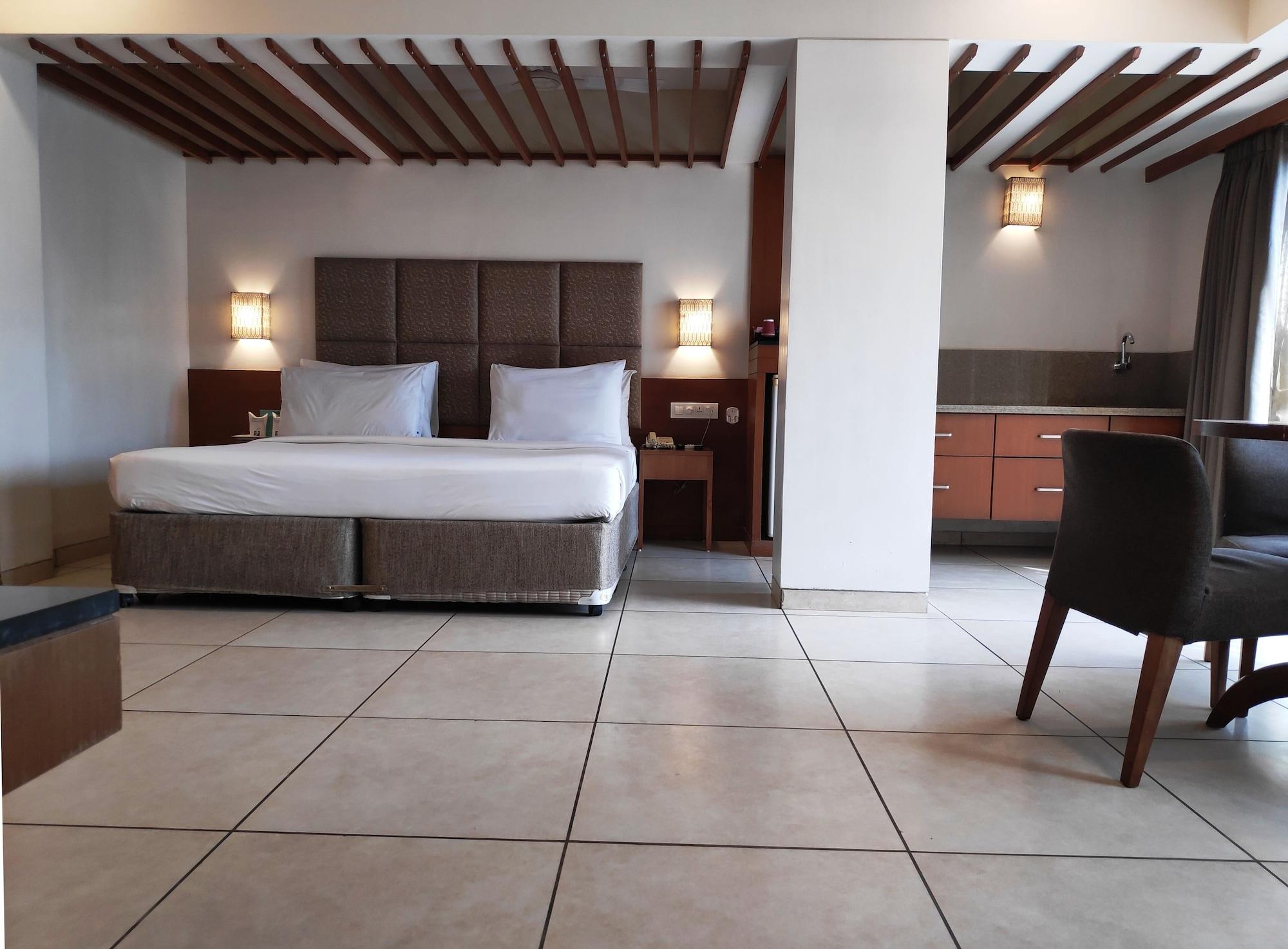 Budget Inn Bellevue Surat Exterior photo