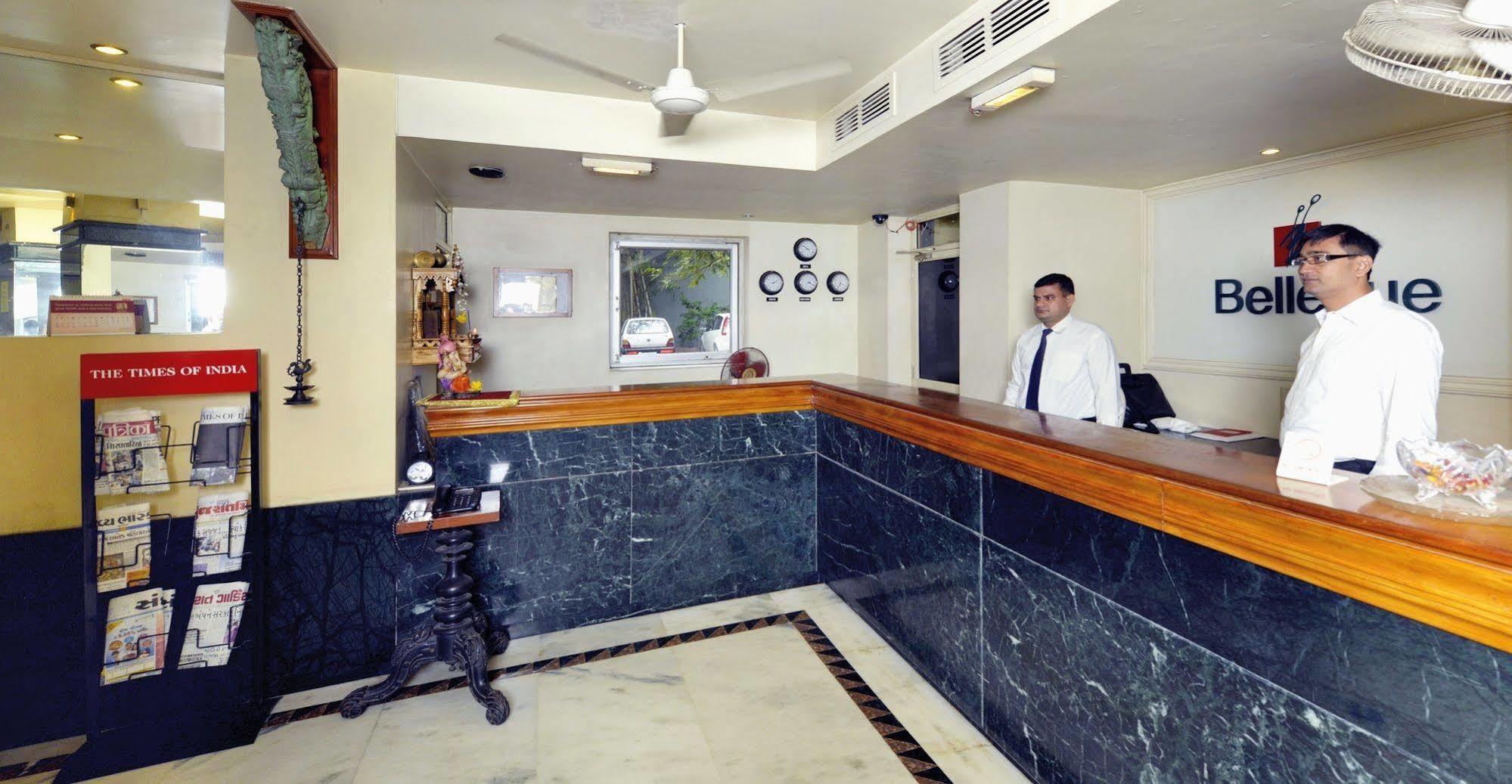 Budget Inn Bellevue Surat Exterior photo