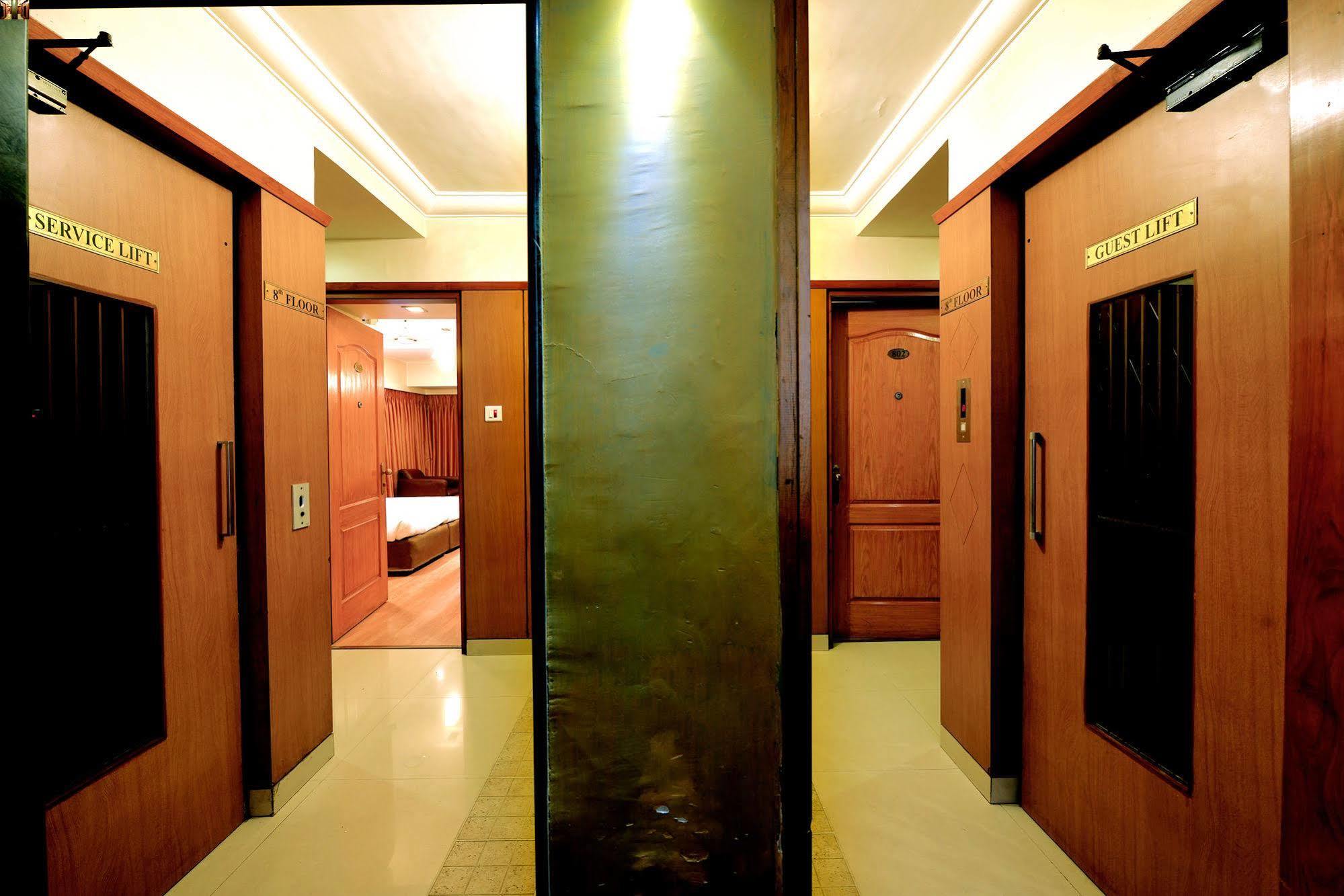 Budget Inn Bellevue Surat Exterior photo