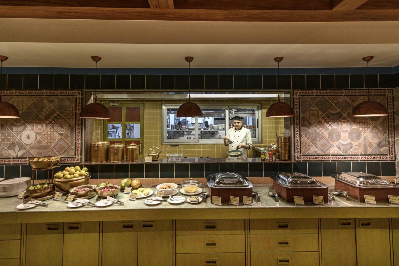 Budget Inn Bellevue Surat Exterior photo